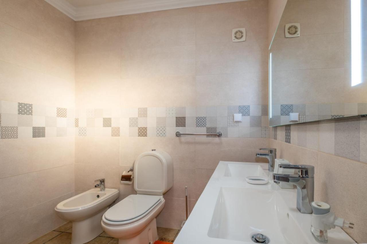 Villa Sequeira - Private Pool - Free Wifi - By Bedzy Albufeira Bagian luar foto