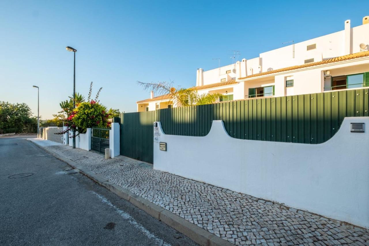 Villa Sequeira - Private Pool - Free Wifi - By Bedzy Albufeira Bagian luar foto