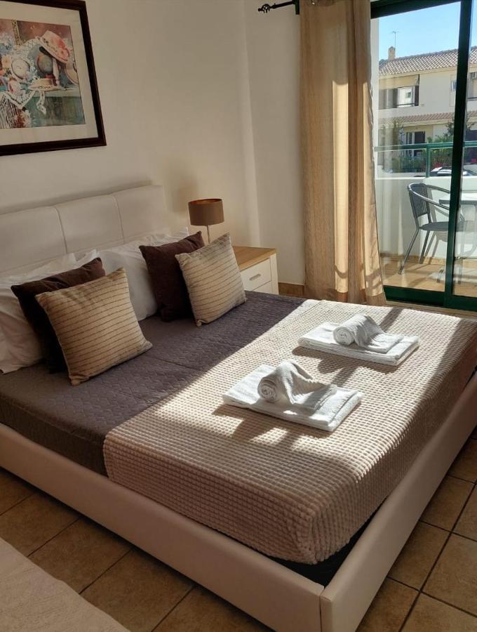 Villa Sequeira - Private Pool - Free Wifi - By Bedzy Albufeira Bagian luar foto